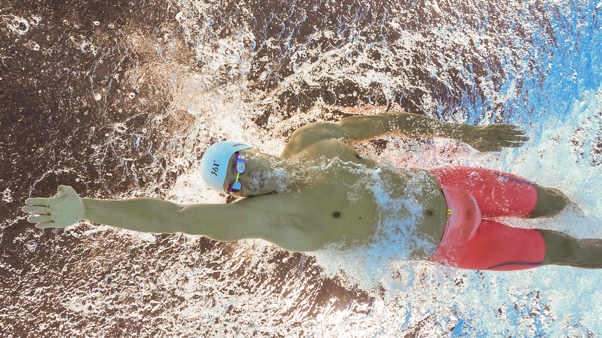 开云app下载中心-英超少见大逆转：曼城2-3败给沃特福德，节节败退？，曼城英超首战迎利好