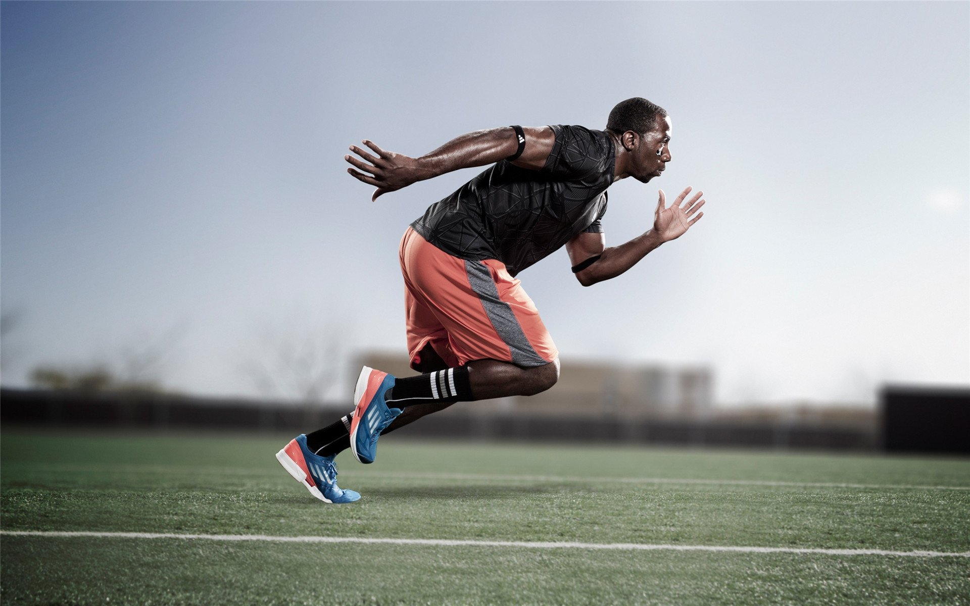 赛场上的“不可能”——车手面对极端条件的勇气与智慧,赛车手选拔